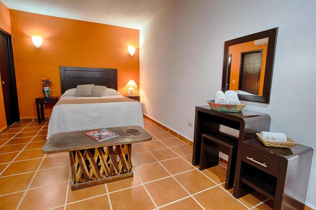 La Iguana Vallarta Lgbt Adults Only - Romantic Zone - Party Clubbing Street Puerto Vallarta Dış mekan fotoğraf