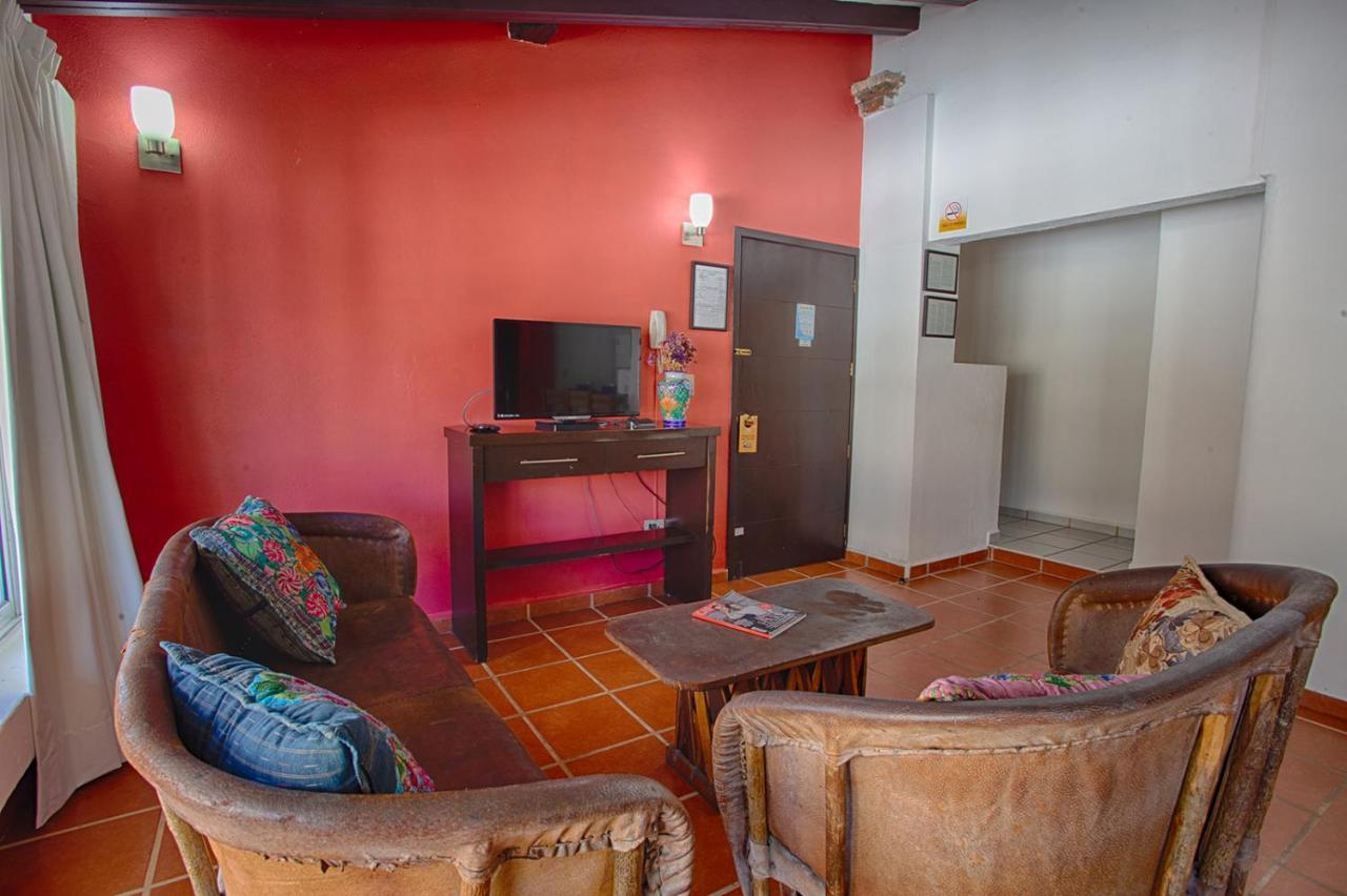 La Iguana Vallarta Lgbt Adults Only - Romantic Zone - Party Clubbing Street Puerto Vallarta Dış mekan fotoğraf