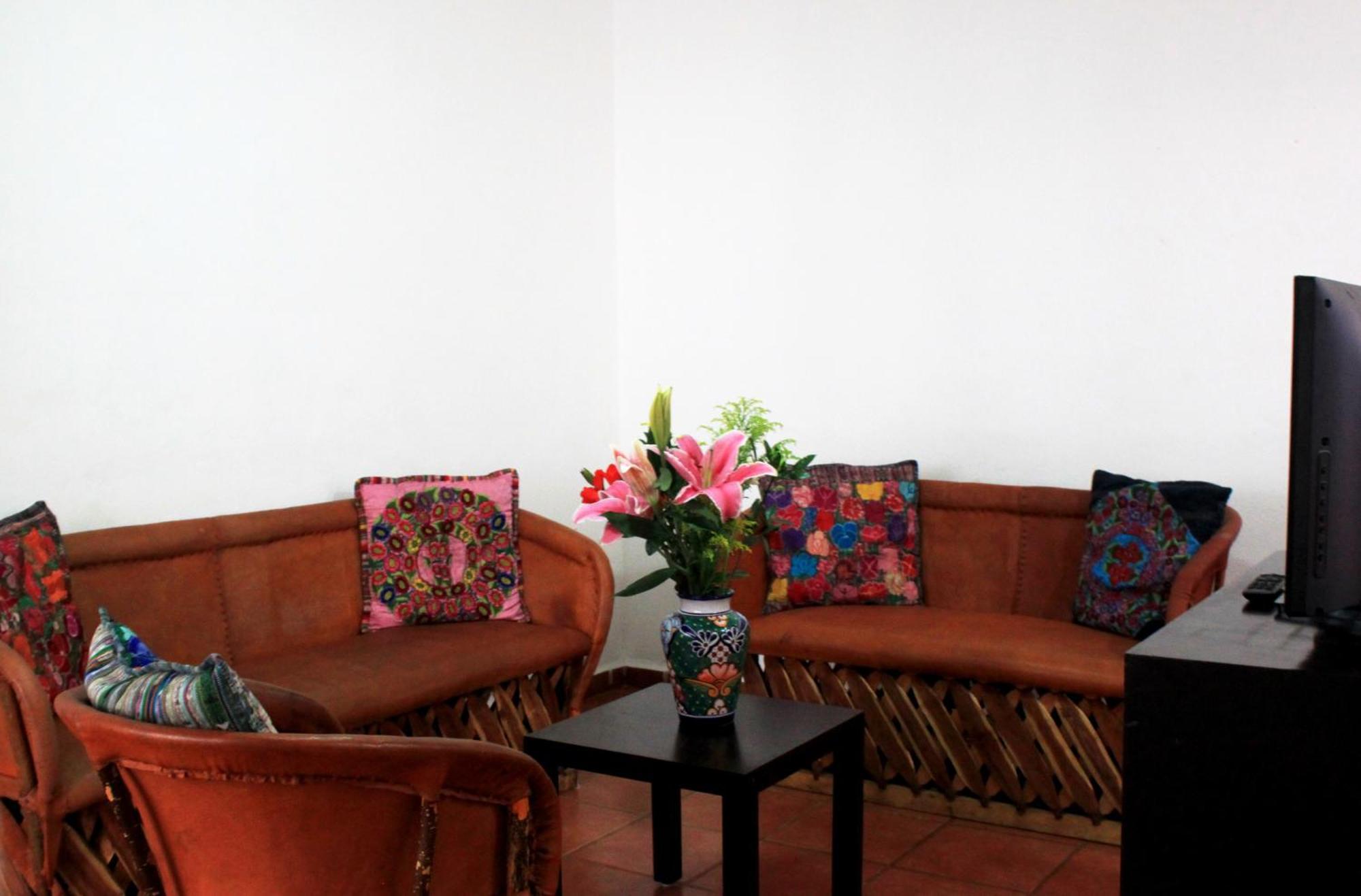 La Iguana Vallarta Lgbt Adults Only - Romantic Zone - Party Clubbing Street Puerto Vallarta Oda fotoğraf