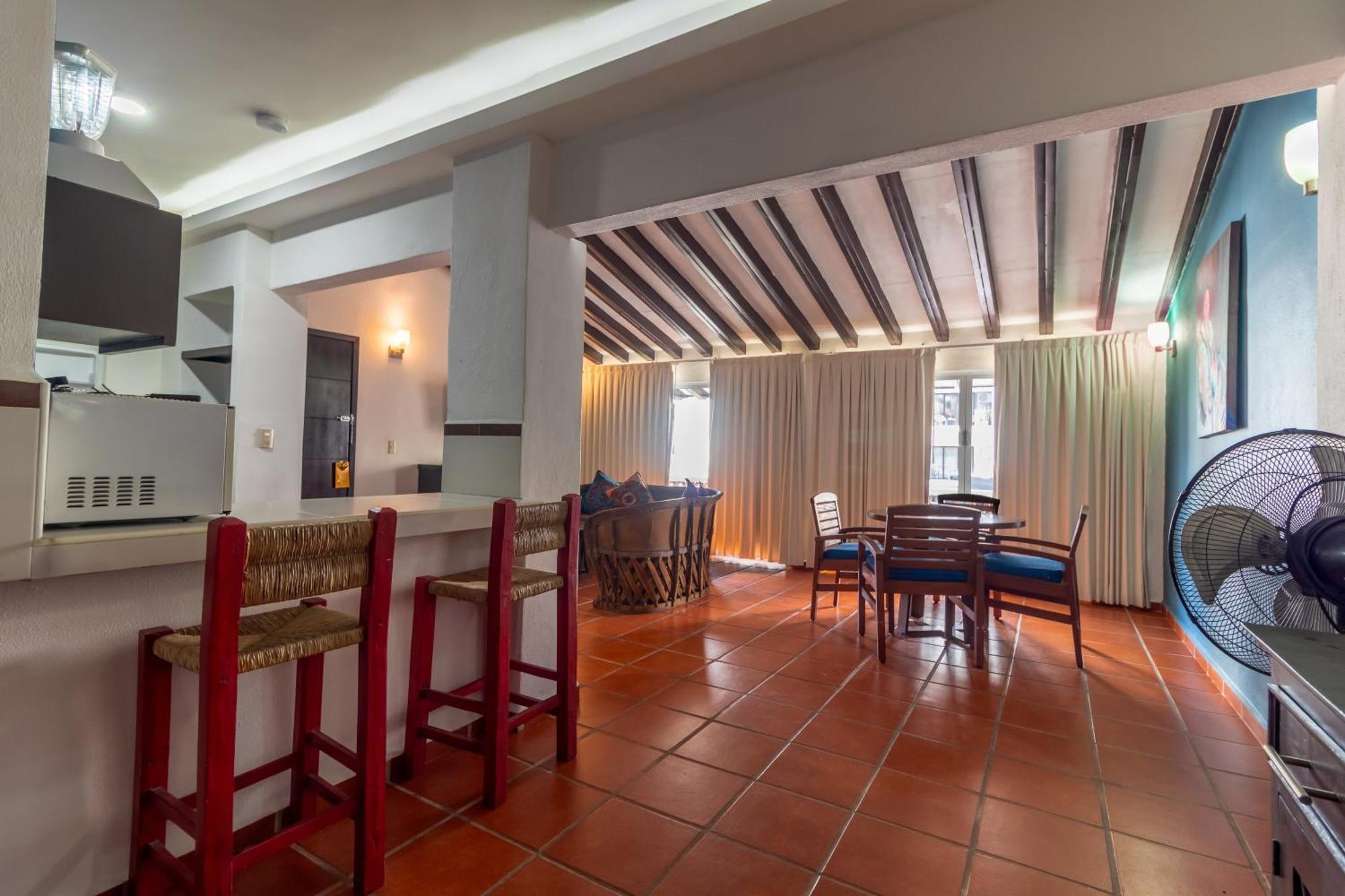La Iguana Vallarta Lgbt Adults Only - Romantic Zone - Party Clubbing Street Puerto Vallarta Dış mekan fotoğraf