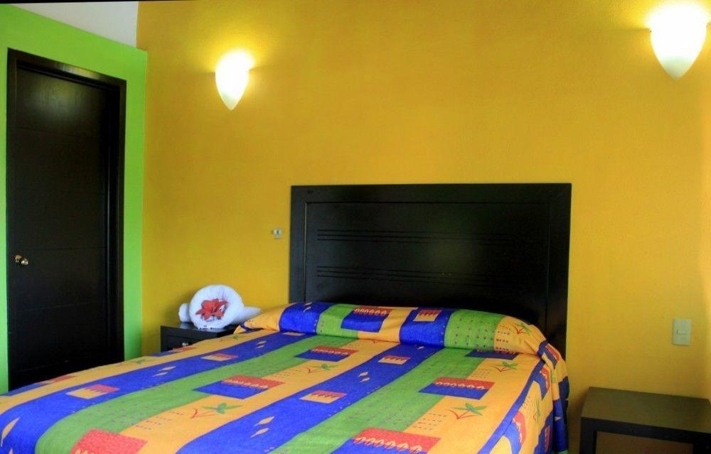 La Iguana Vallarta Lgbt Adults Only - Romantic Zone - Party Clubbing Street Puerto Vallarta Dış mekan fotoğraf