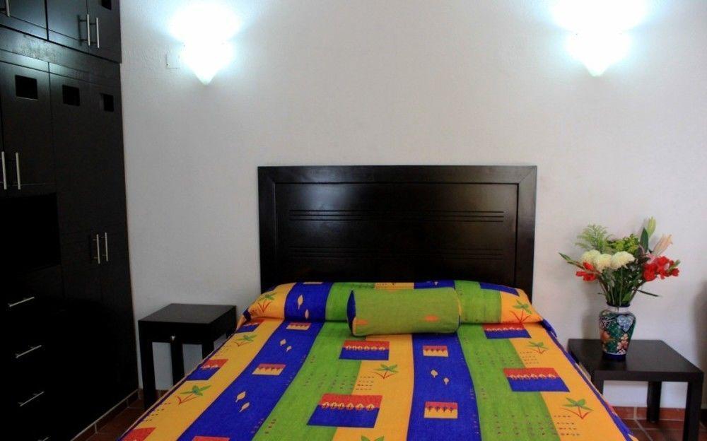 La Iguana Vallarta Lgbt Adults Only - Romantic Zone - Party Clubbing Street Puerto Vallarta Dış mekan fotoğraf
